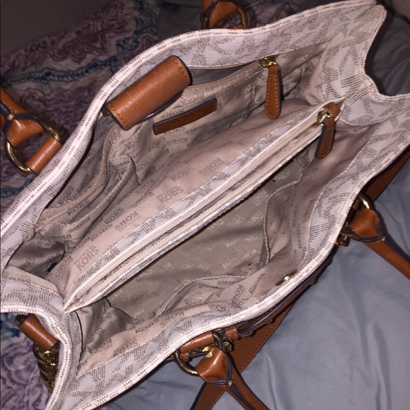 Sold MK purse - Picture 4 of 5